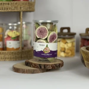 ثمار تين مجففة بالتبريد تظهر بقوام هش وبذور واضحة ومقرمشة