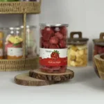 فراولة حبه كامله بدون سكر مجففة بالتبريد من تمارا سناك صحي ومقرمش