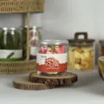 "كاندي حلقات الخوخ من بيبيتو مجففة بالتبريد تظهر بقوام هش ومنفوخ مع حبيبات السكر"