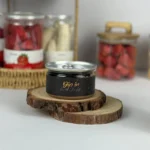 صوص شوكولاته الكيندر بقوام كريمي ناعم ينسكب بانسيابية لتزيين الكريب والوافل